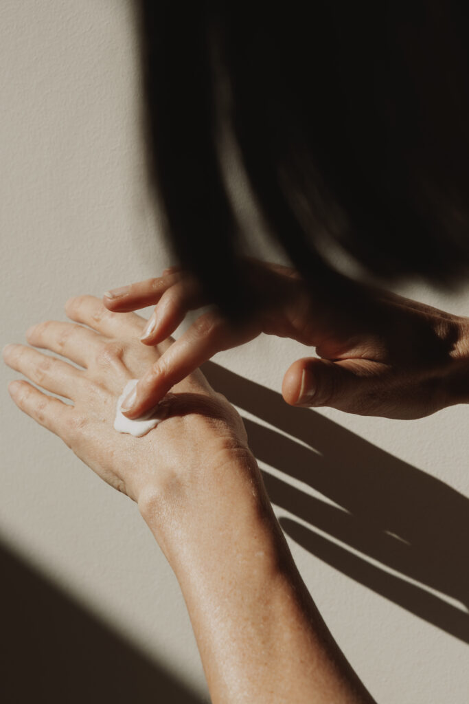 The role of lactobacilli in inhibiting skin pathogens
